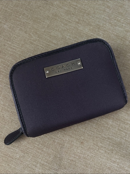 Handbags - Coach Neo collection zip-around wallet Vintage Y2K GUVC
